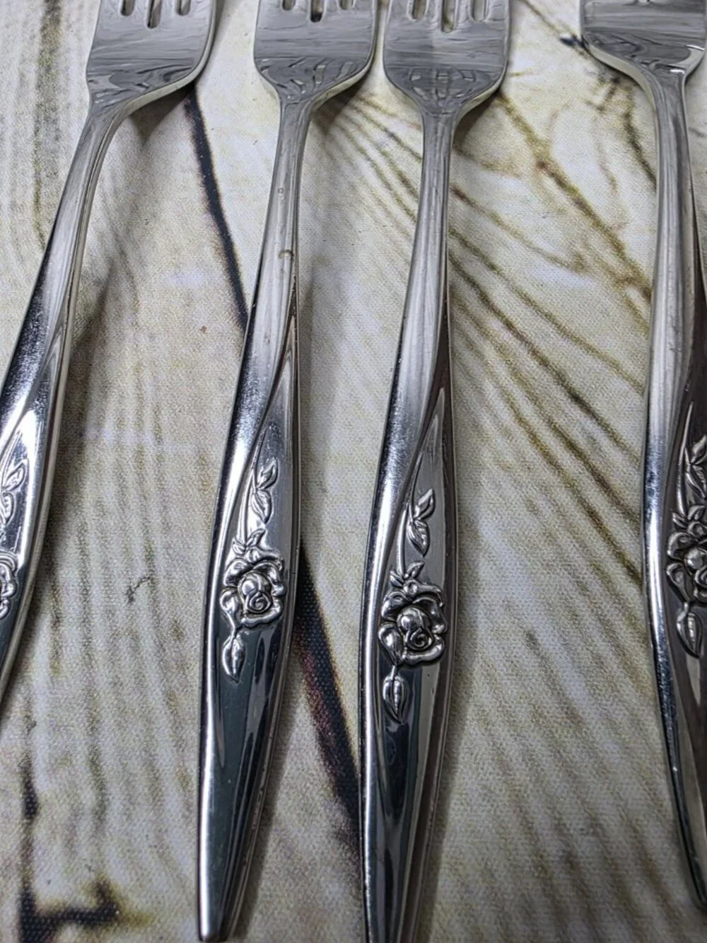 4 Oneida LASTING ROSE  DINNER Forks 7.25 Inch